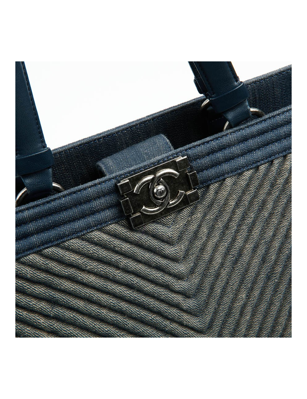 CHANEL Tote Bag in Blue Denim Fabric