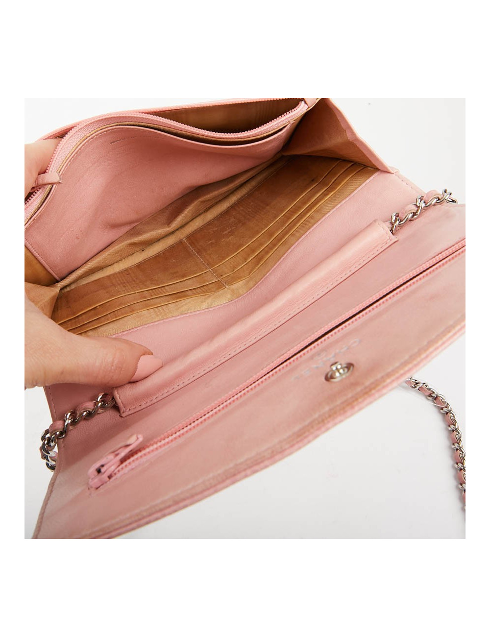 CHANEL Wallet on Chain in Grained Pink Leather