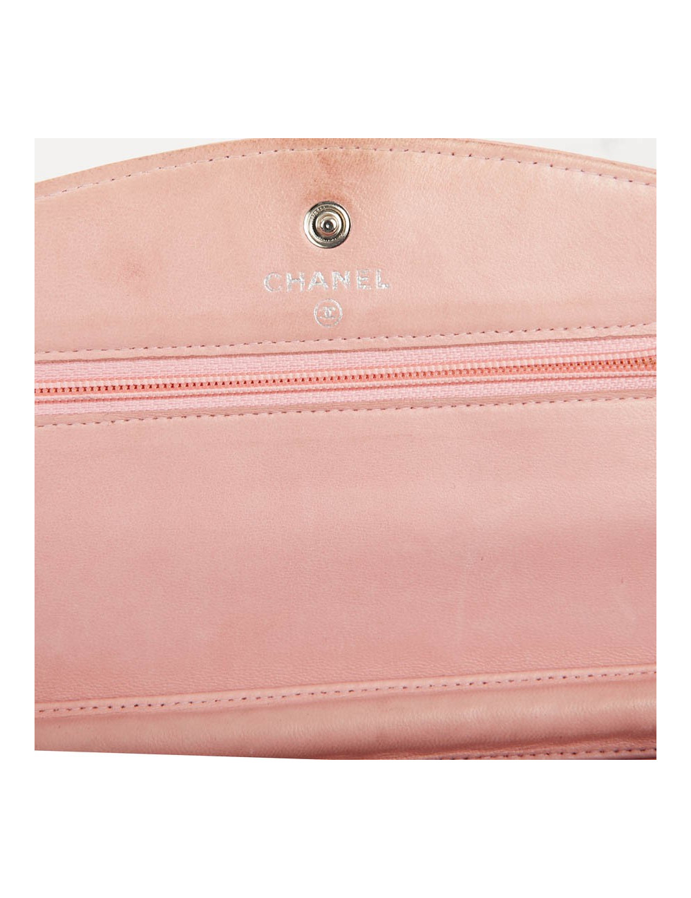 CHANEL Wallet on Chain in Grained Pink Leather