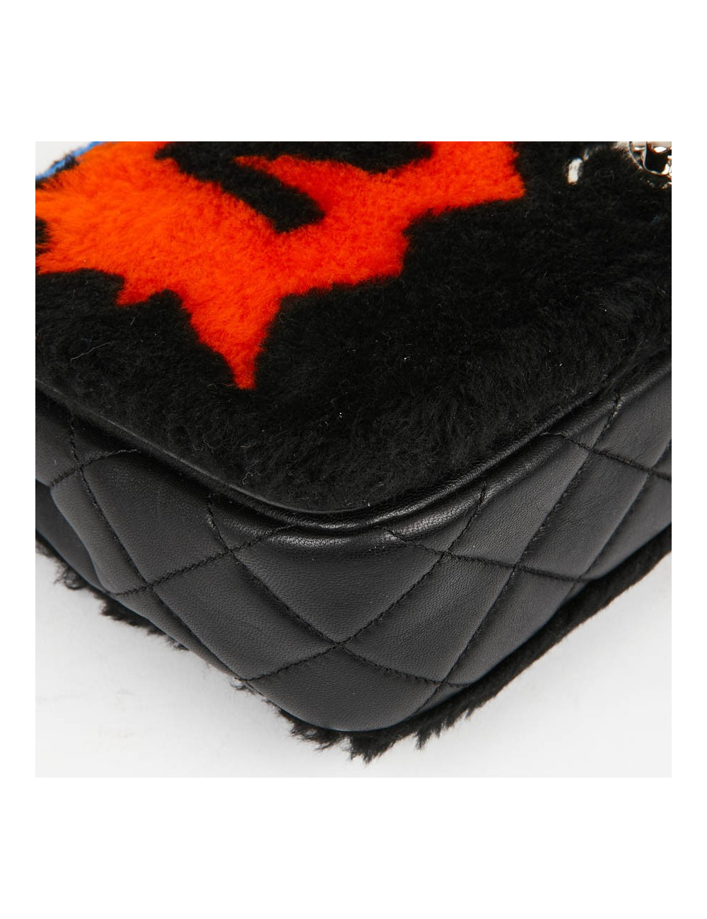 Sac CHANEL Pop Art noir et graffiti