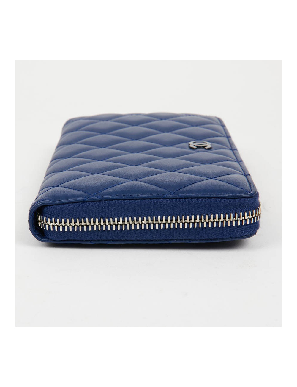 Portefeuille CHANEL en cuir d'agneau lisse bleu