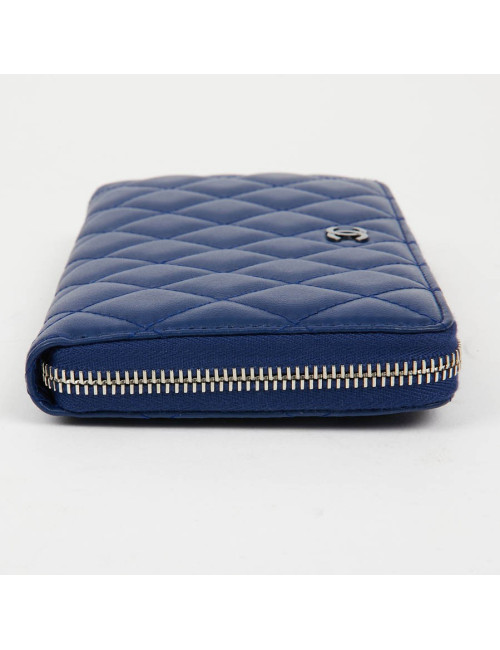 Portefeuille CHANEL en cuir d'agneau lisse bleu