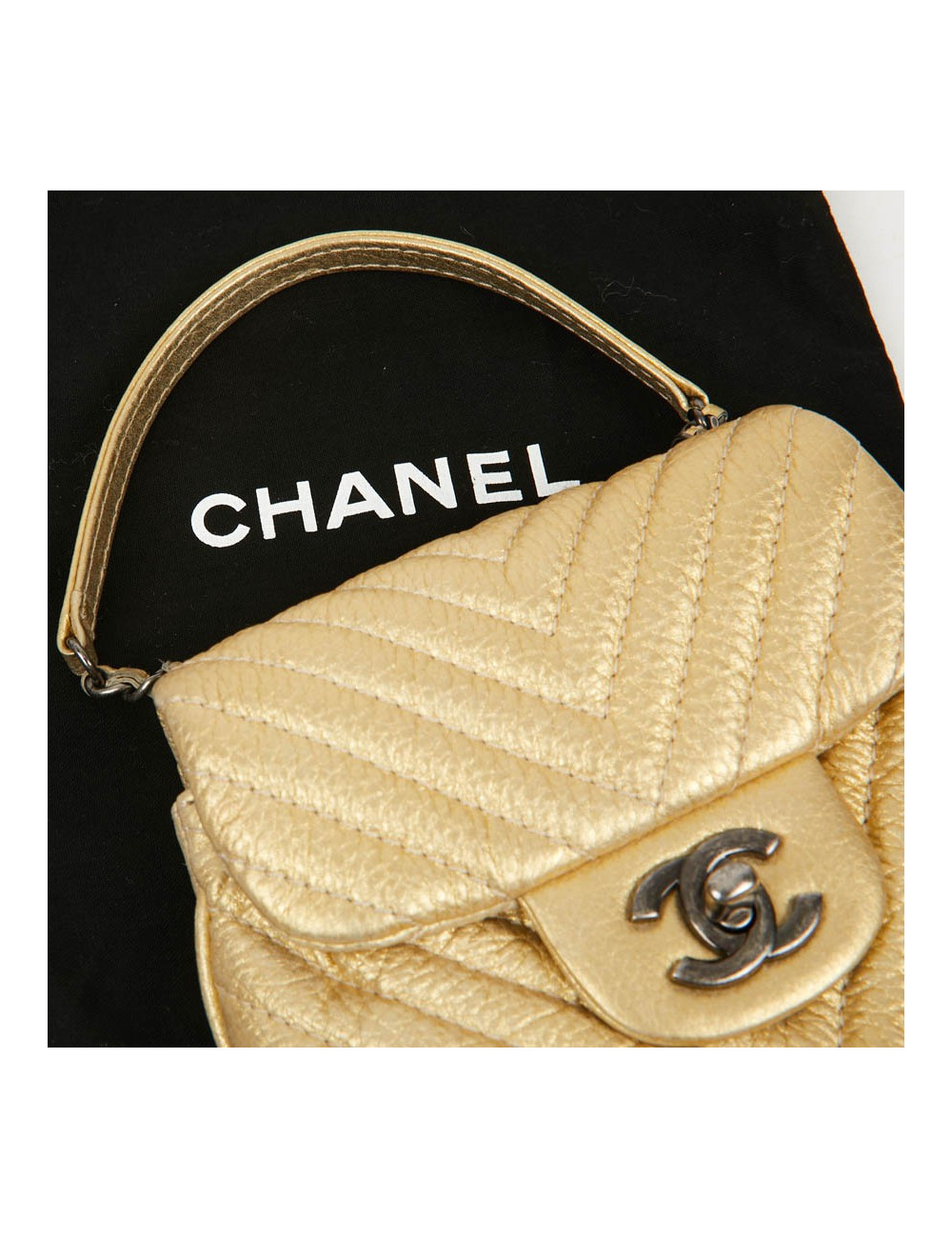 Sac CHANEL en cuir jaune forme coquillage