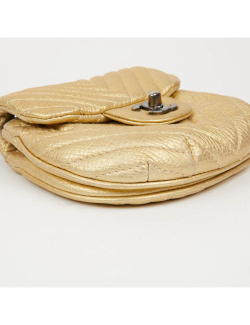 Sac CHANEL en cuir jaune forme coquillage