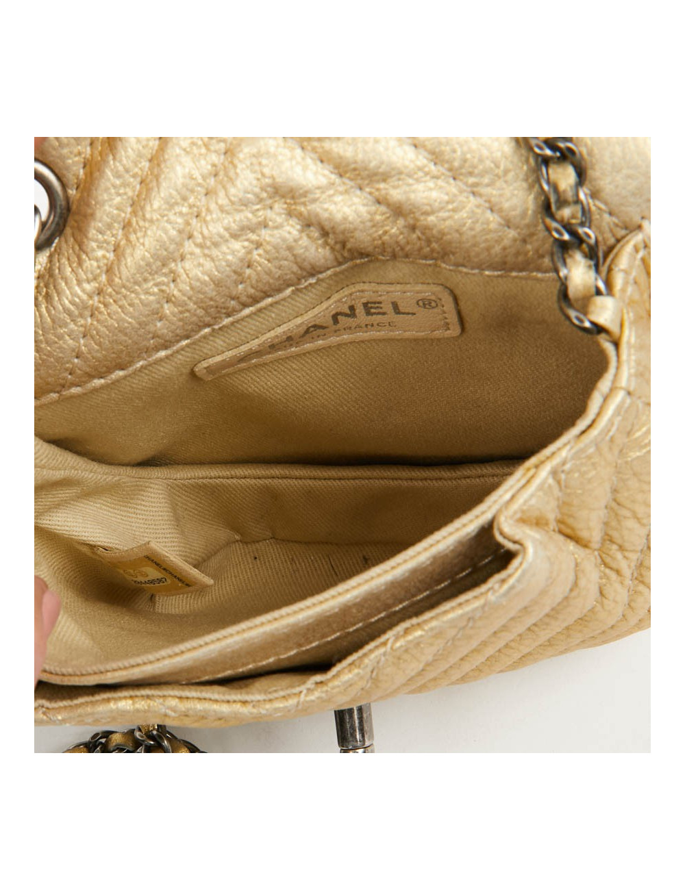 Sac CHANEL en cuir jaune forme coquillage