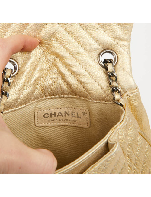 Sac CHANEL en cuir jaune forme coquillage