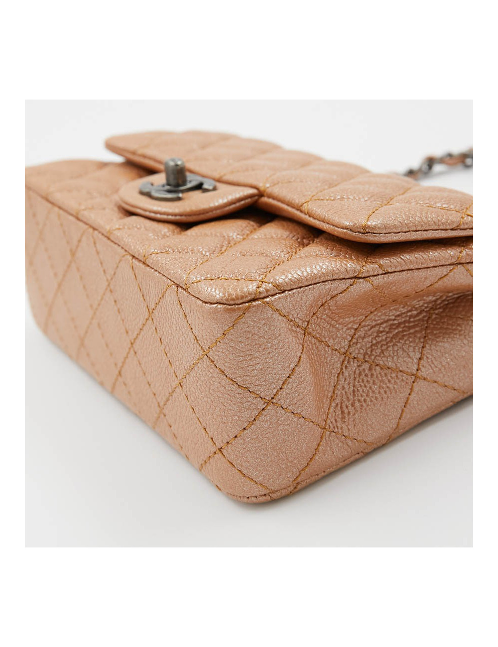 Mini Timeless CHANEL en cuir grainé