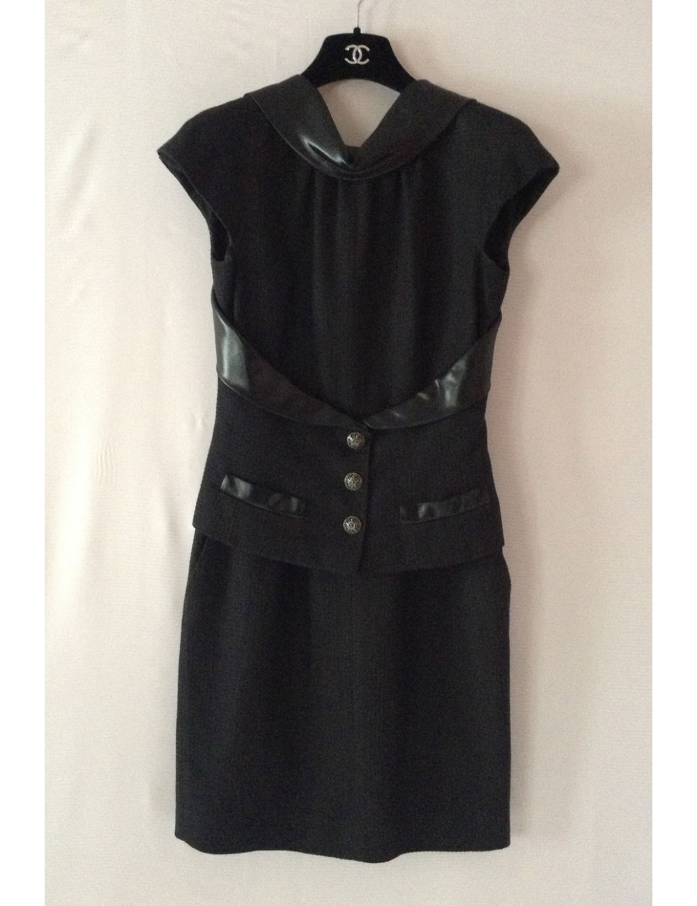 Robe noire CHANEL