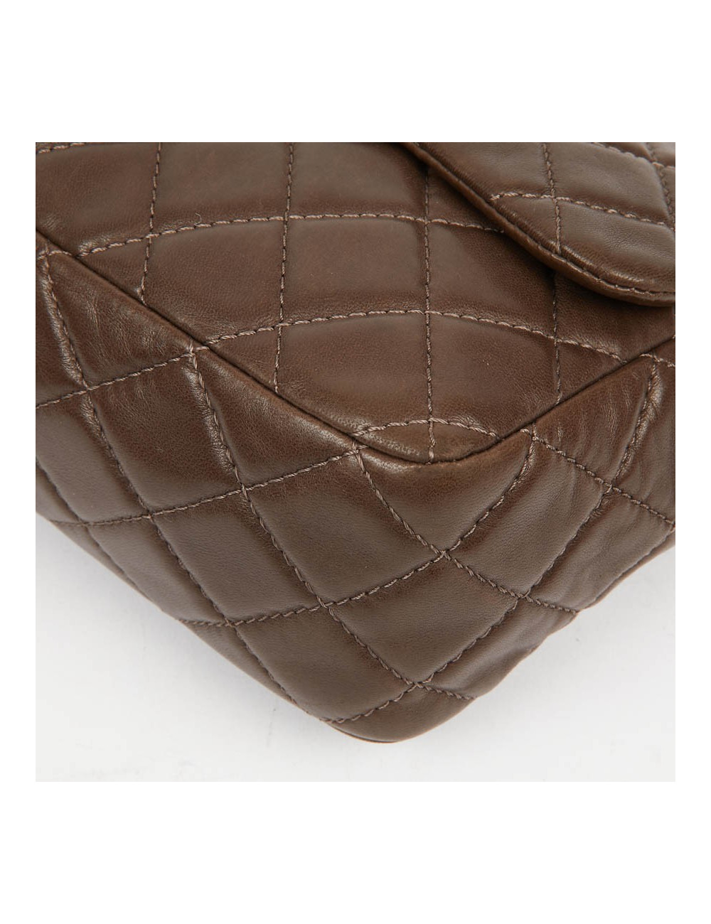 Grand sac CHANEL en cuir d'agneau lisse marron