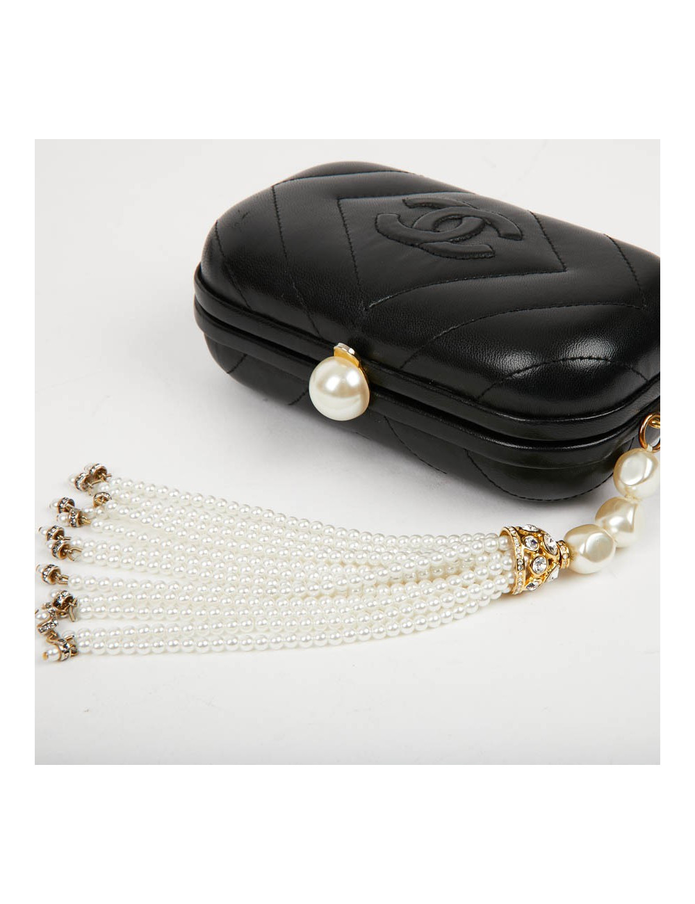 Clutch CHANEL Vintage cuir et perles nacrées