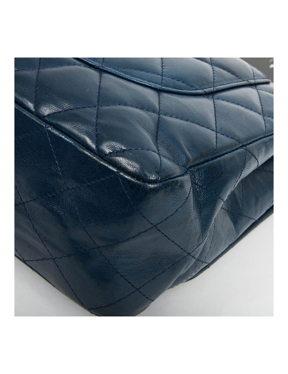 Grand sac CHANEL en cuir d'agneau bleu marine
