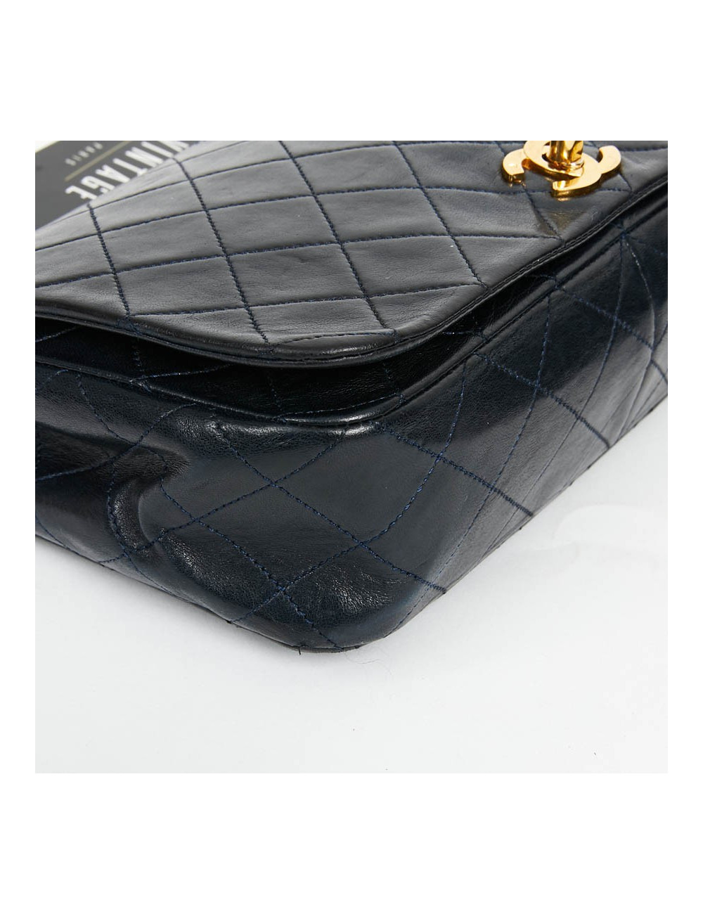 CHANEL Vintage Navy Blue Lambskin Bag - Second hand bag certified