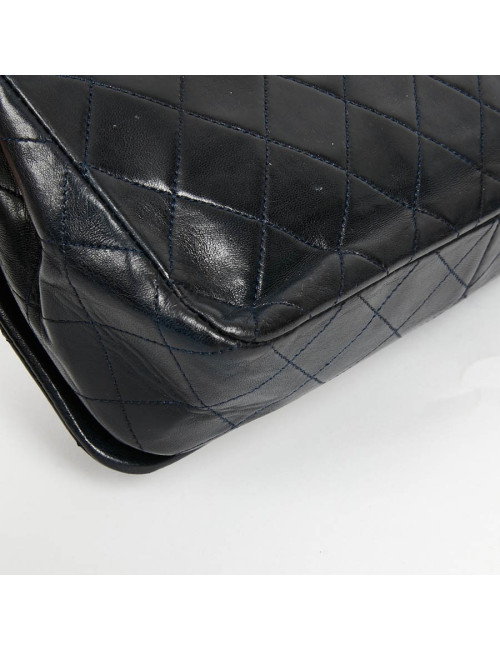 Sac CHANEL vintage bleu marine en cuir d'agneau