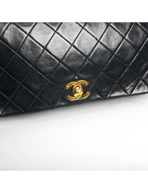 Sac CHANEL vintage bleu marine en cuir d'agneau