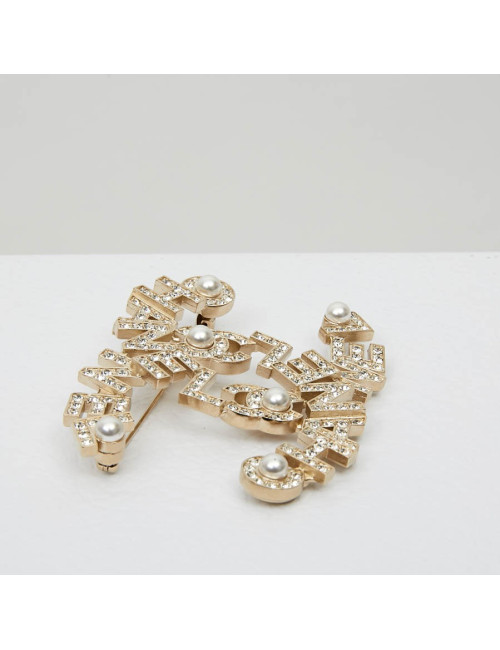 CHANEL Large CC Brooch in Gilt Metal, Pearls and Rhinestones