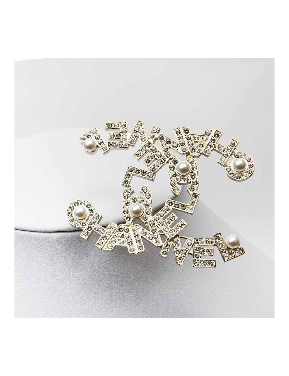 CHANEL Large CC Brooch in Gilt Metal, Pearls and Rhinestones