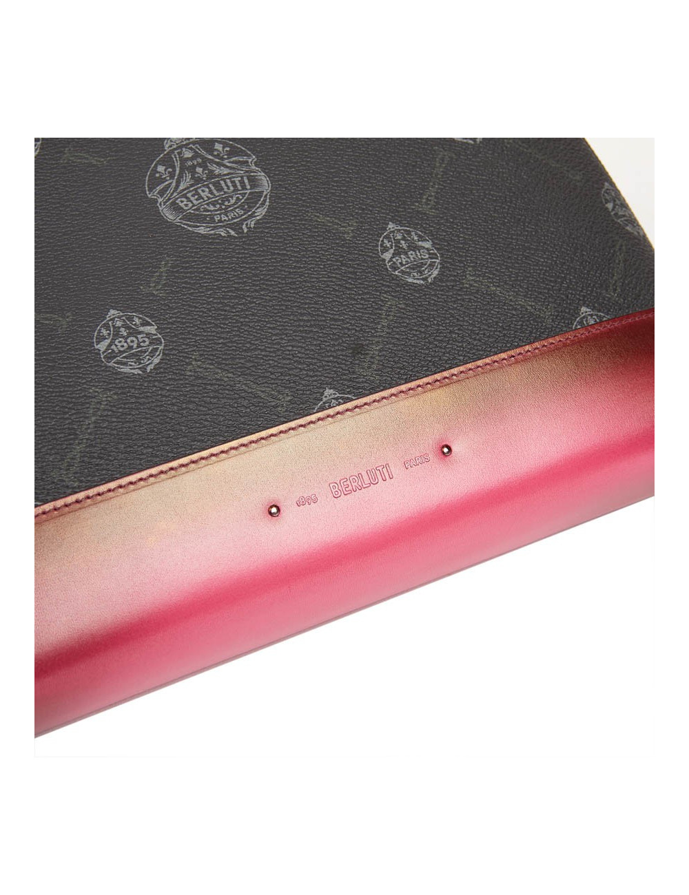 Pochette Nino BERLUTI en toile et cuir rose