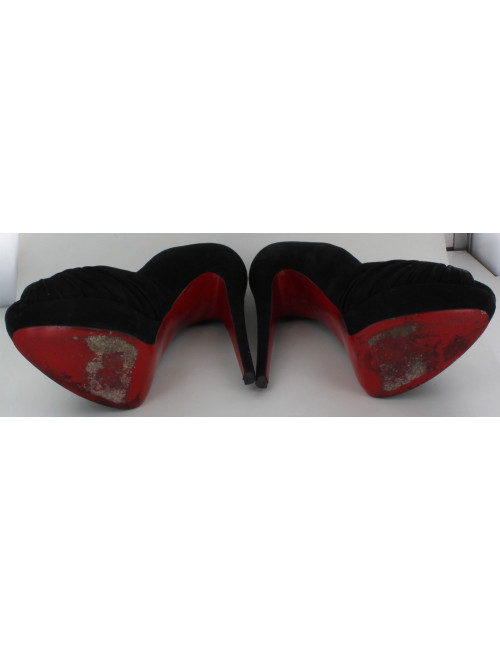 Escarpins LOUBOUTIN Taille 40,5 en daim