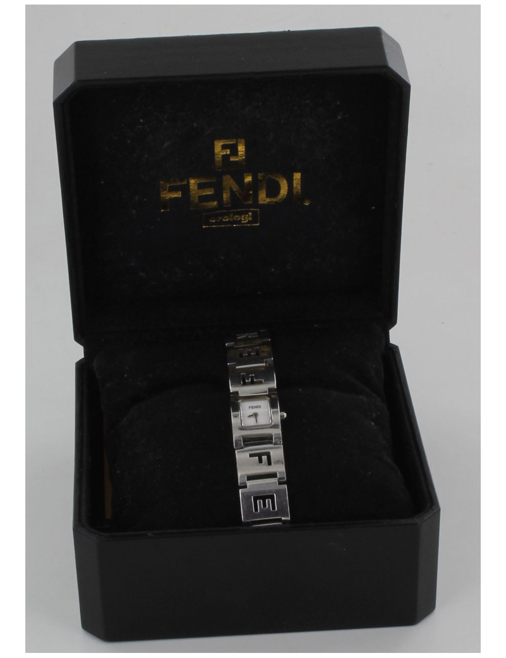 Montre FENDI vintage femme en acier 