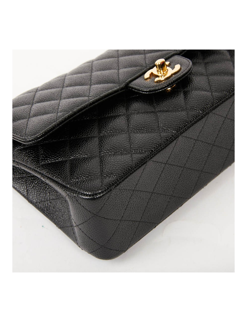 Timeless CHANEL caviar noir