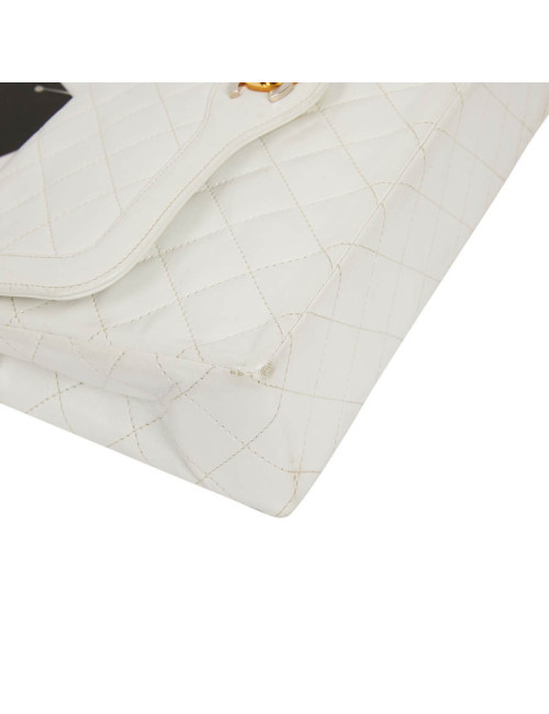 Timeless CHANEL Vintage Bag in White Leather-Certified occasion