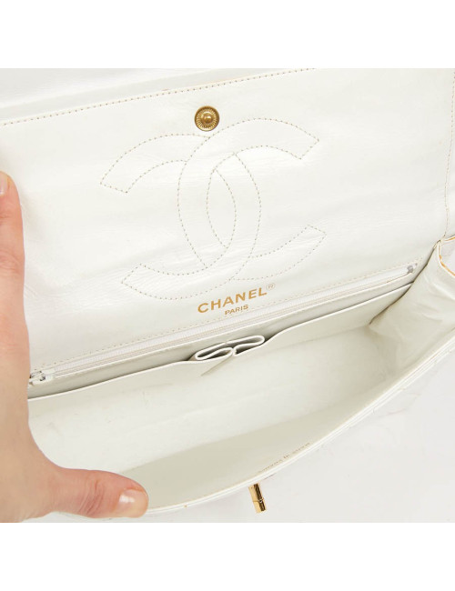 Timeless CHANEL Vintage Bag in White Leather-Certified occasion