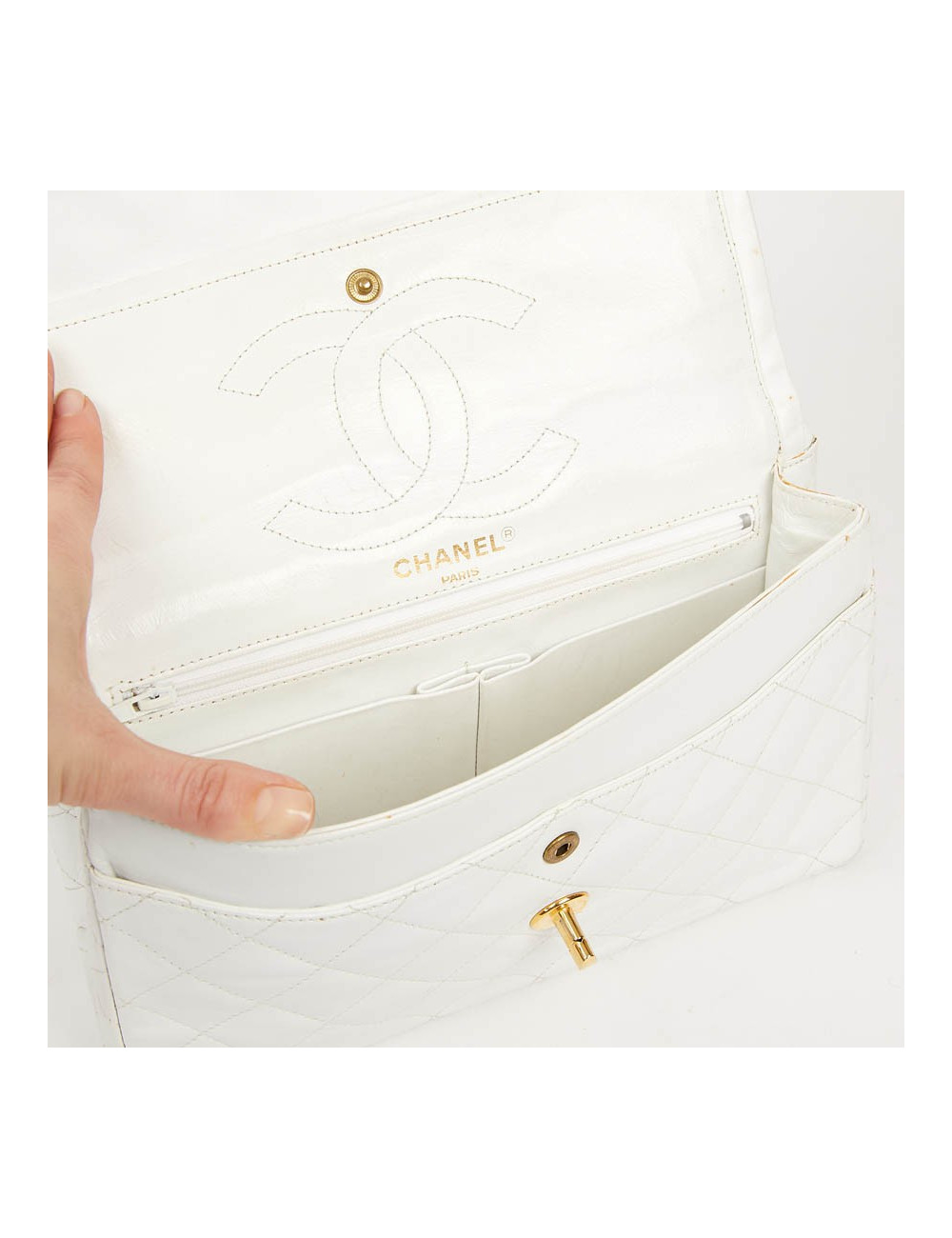 Timeless CHANEL Vintage Bag in White Leather-Certified occasion