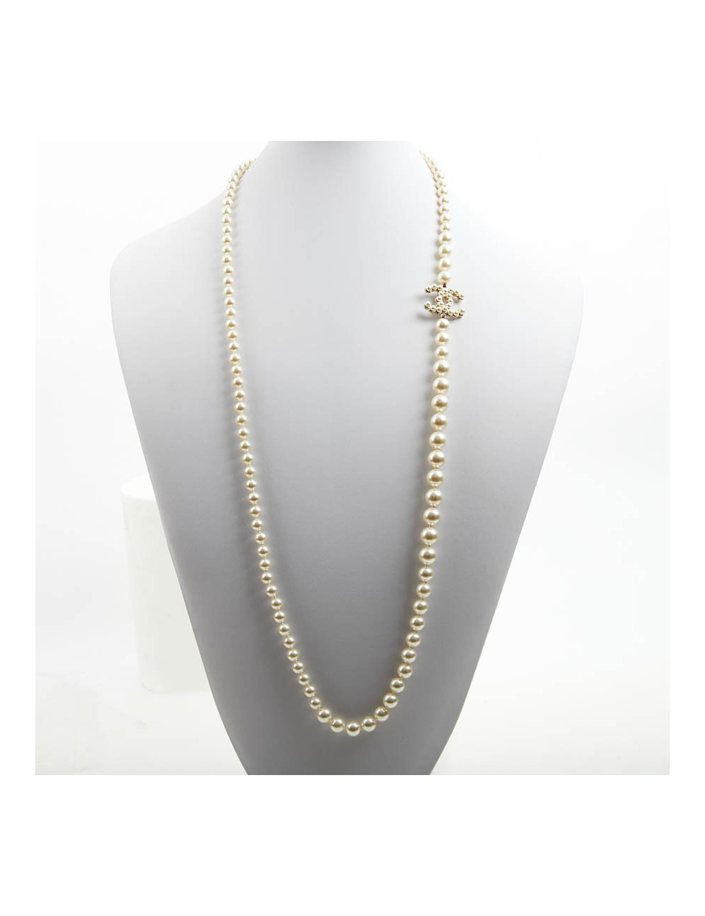 Sautoir CHANEL perles nacrées