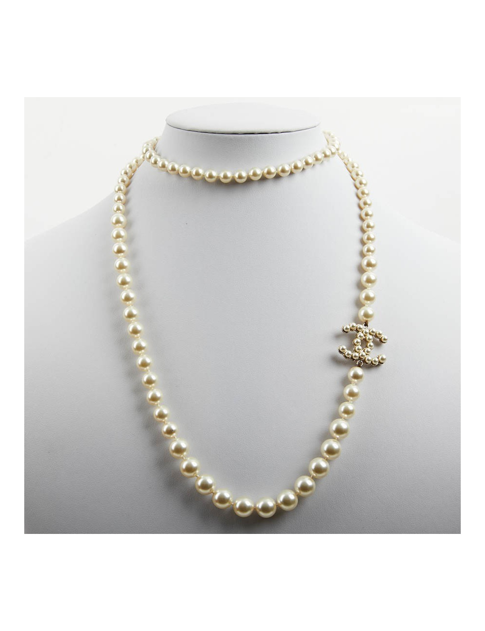 Sautoir CHANEL perles nacrées