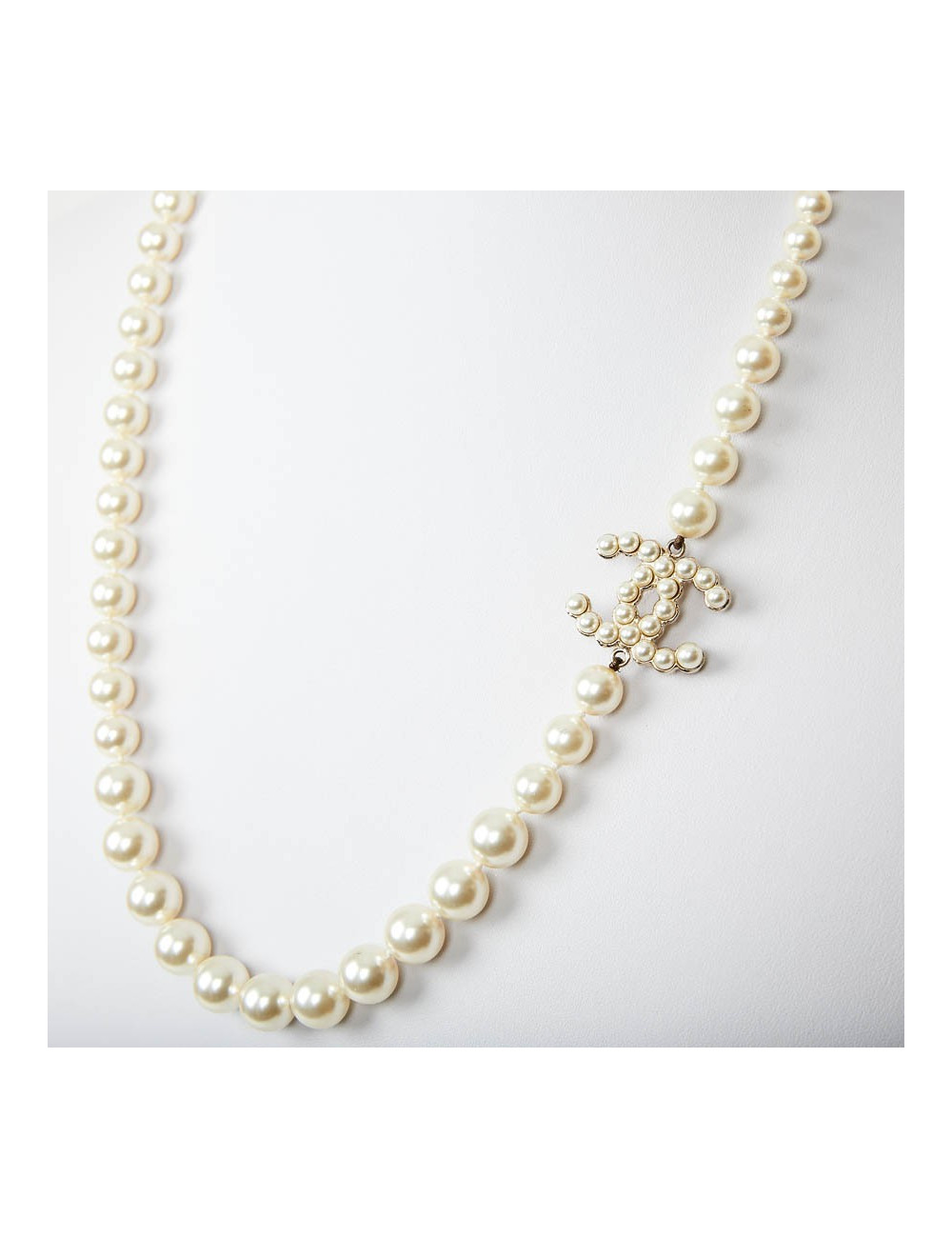 Sautoir CHANEL perles nacrées