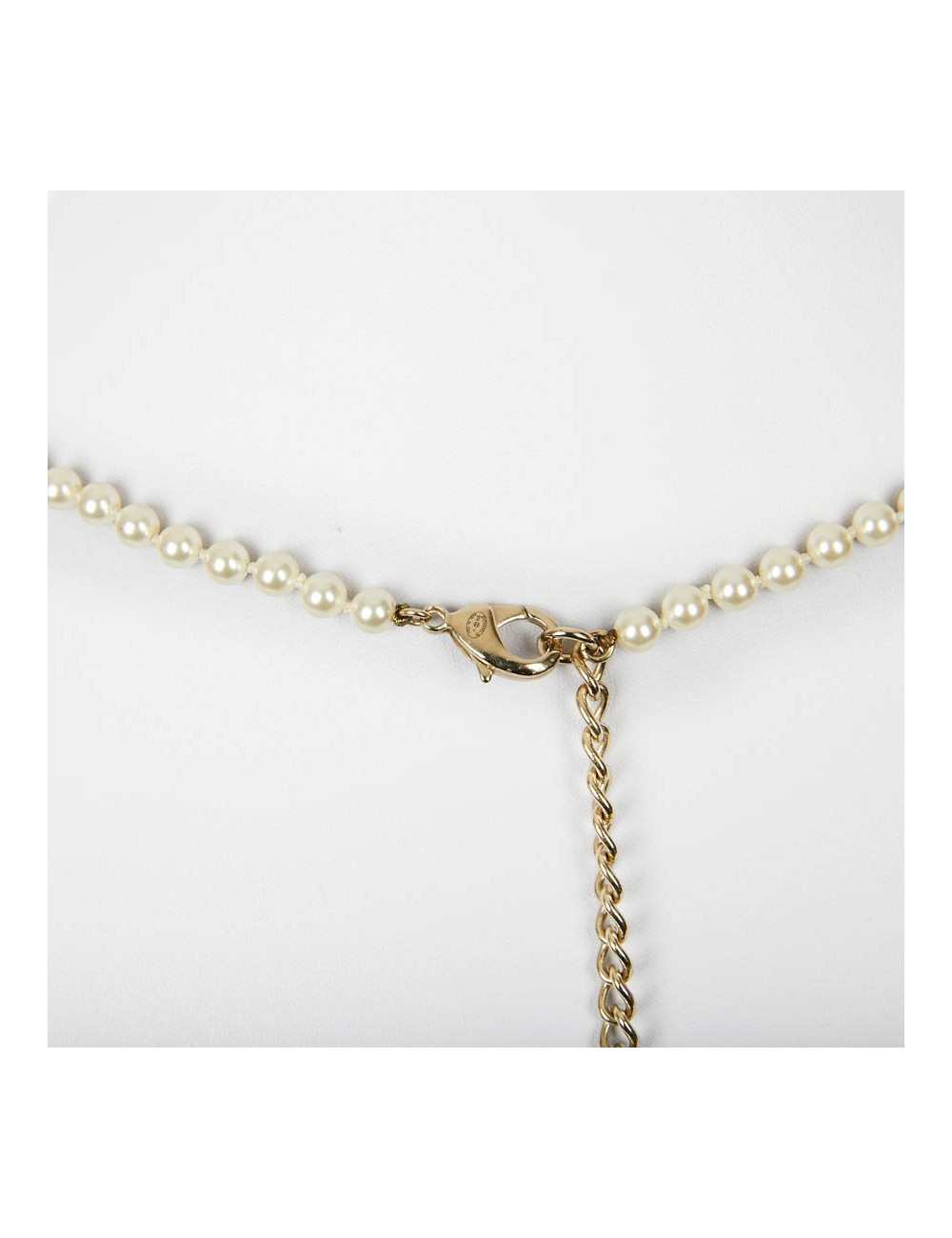 Sautoir CHANEL perles nacrées