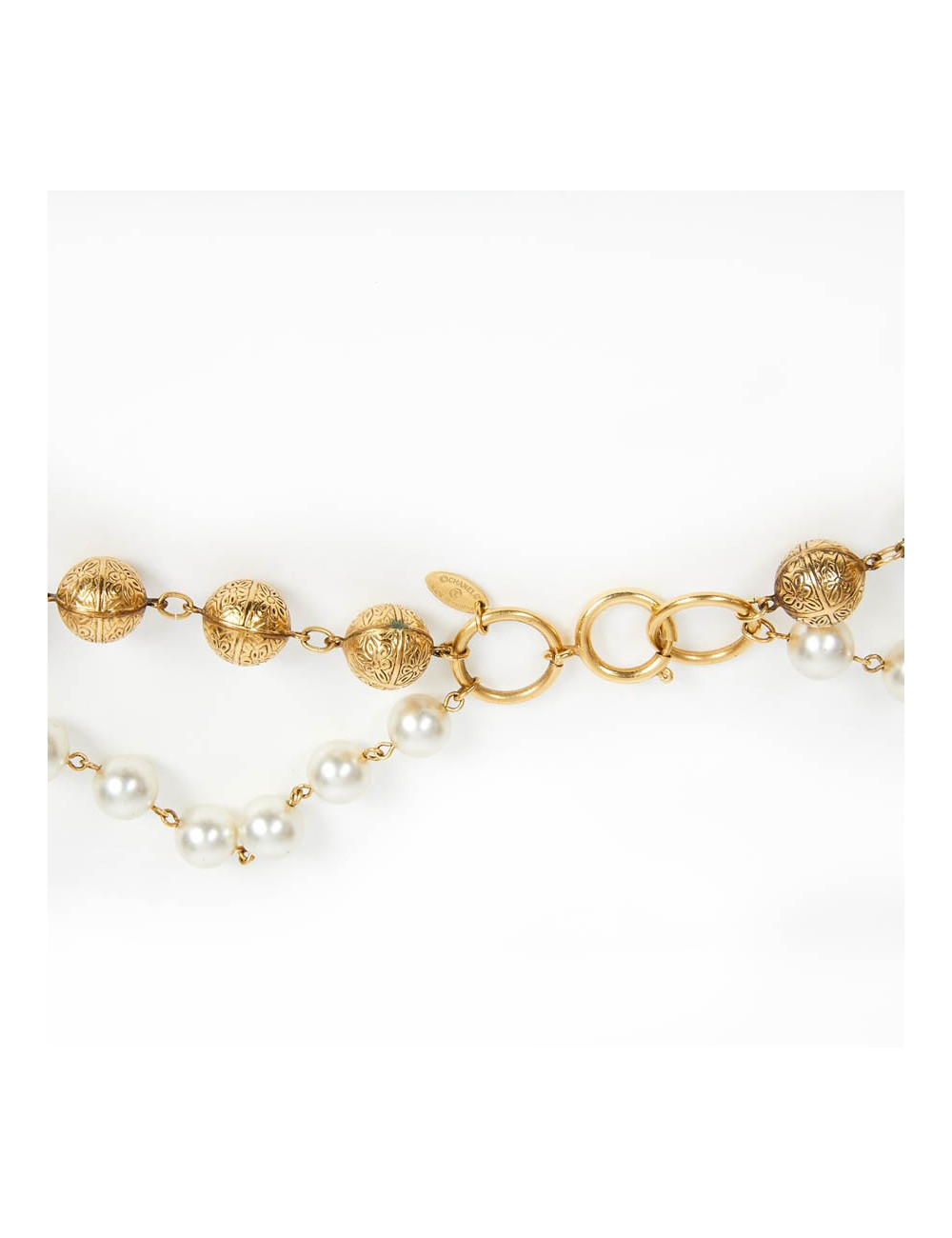 CHANEL two-row pearly and metal long necklace