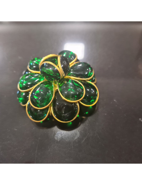 Broche camelia CHANEL vintage en pâte de verre noire