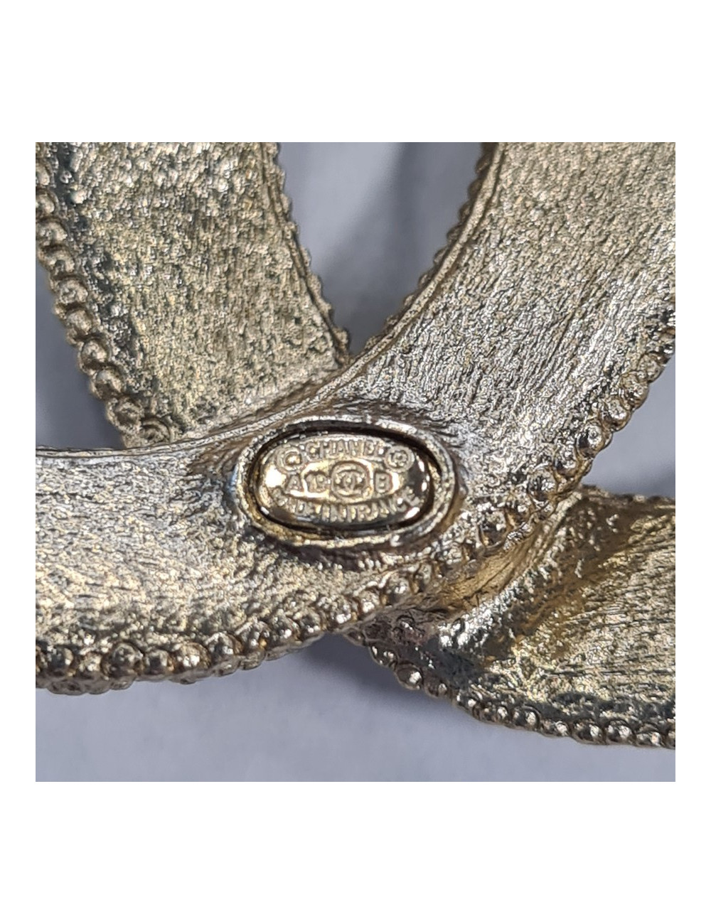 Broche CHANEL strass