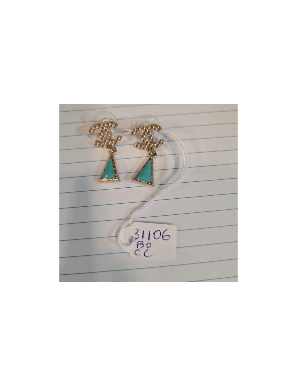 Boucles d'oreille clous CHANEL turquoise