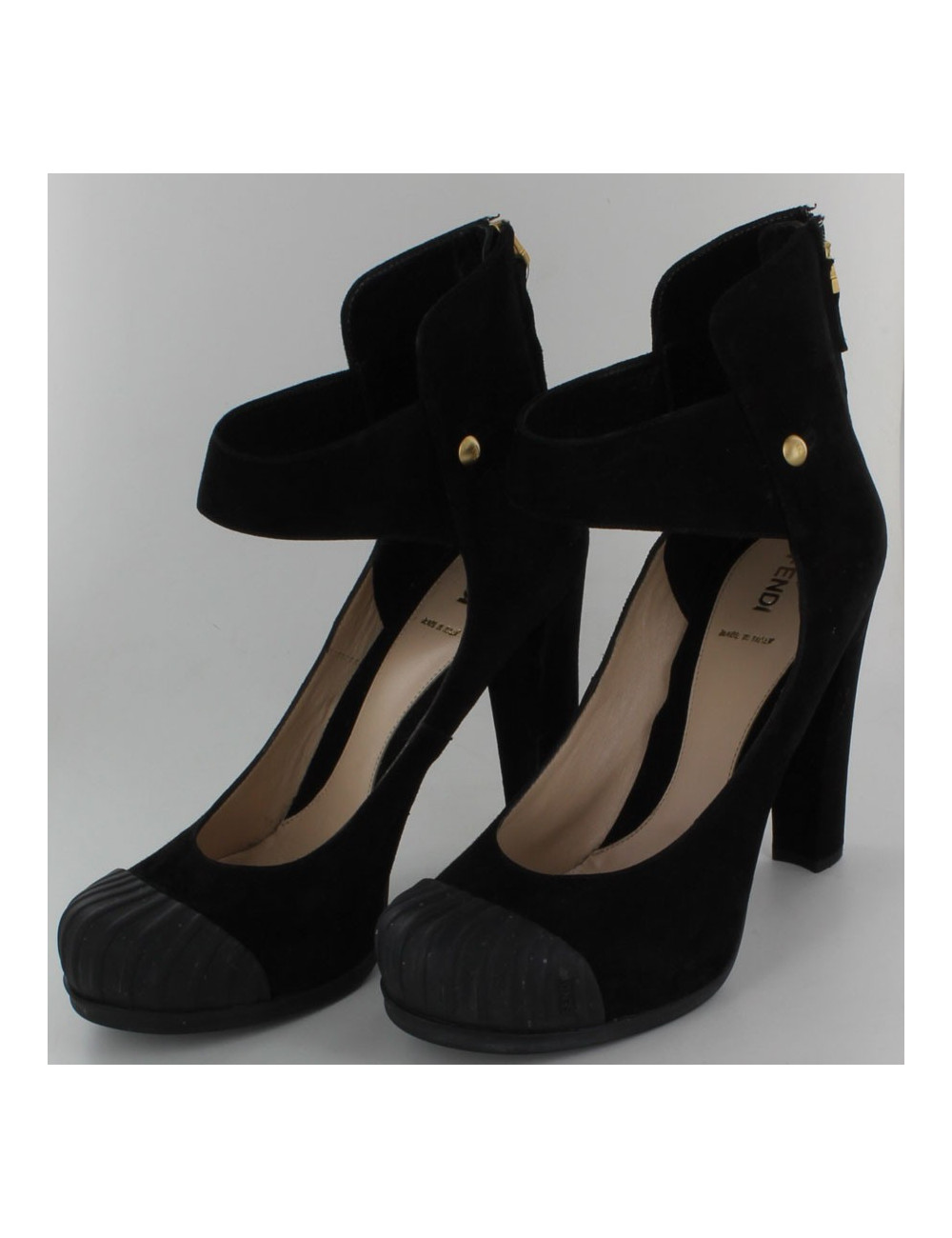 Bottines ouverte FENDI en daim noir semelles en gomme