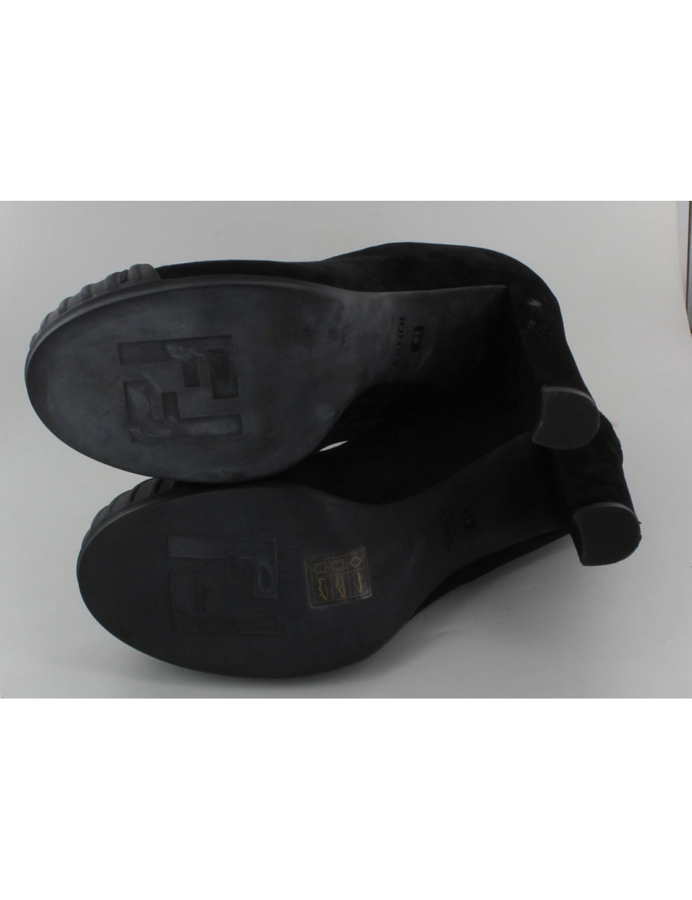 Bottines ouverte FENDI en daim noir semelles en gomme