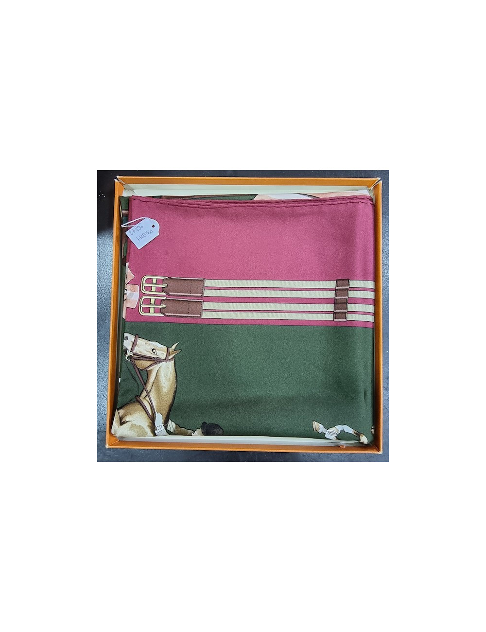 A NETTOYER Carré HERMES Jumping vert et rouge