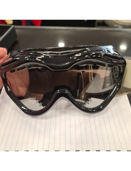 Masque CHANEL déco magasin