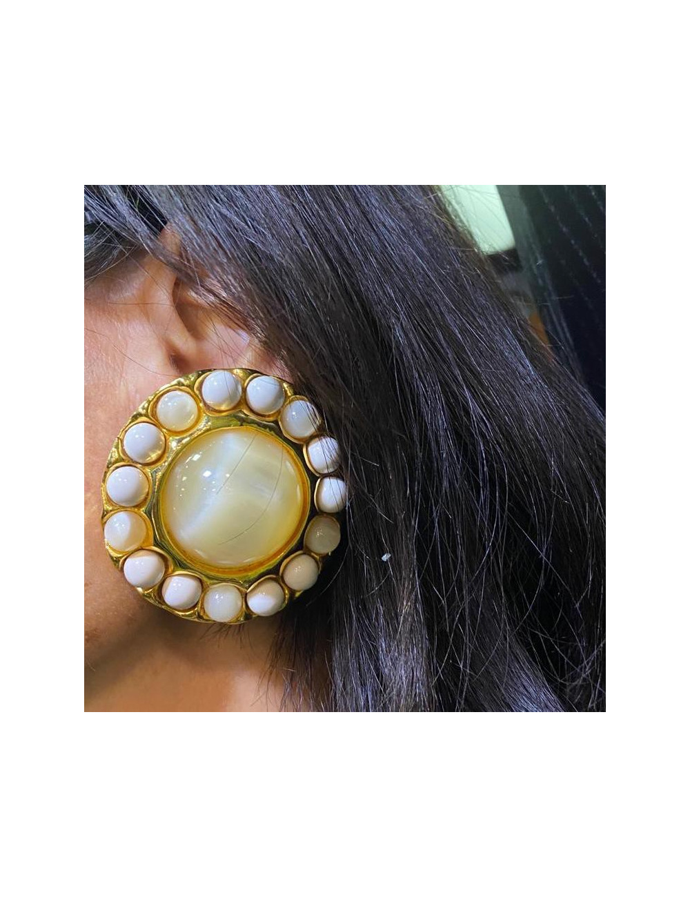 Boucles d'oreille clips CHANEL perle nacrée Vintage