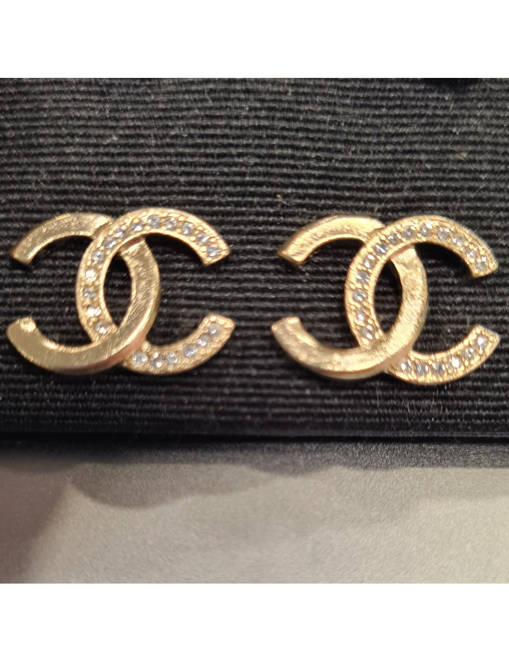 Clous CHANEL CC Strass doré
