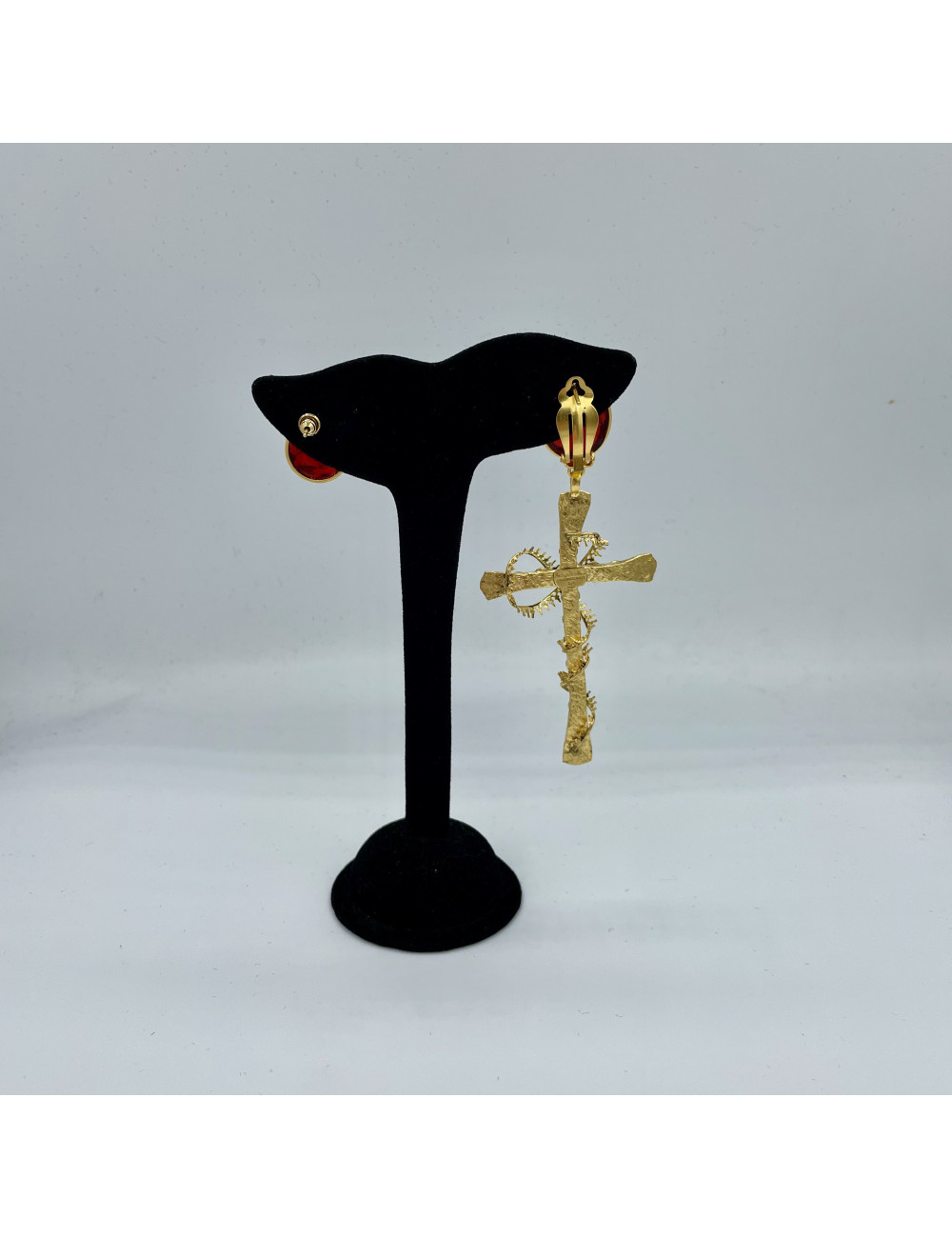 Clous MARGUERITE DE VALOIS rubis et emeraude