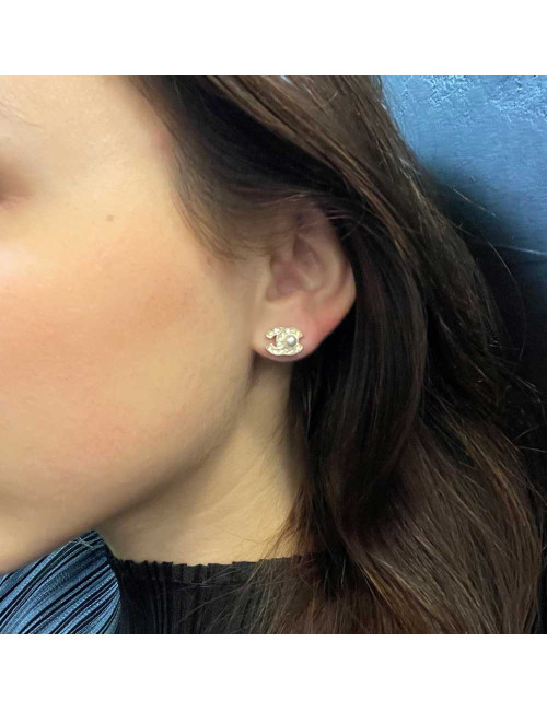Mini clous CHANEL CC et perle nacrée 