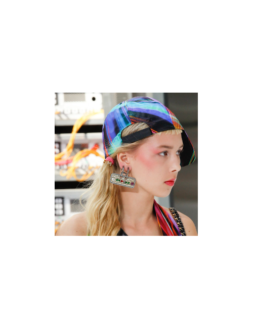 Clips CHANEL Printemps Eté 2017