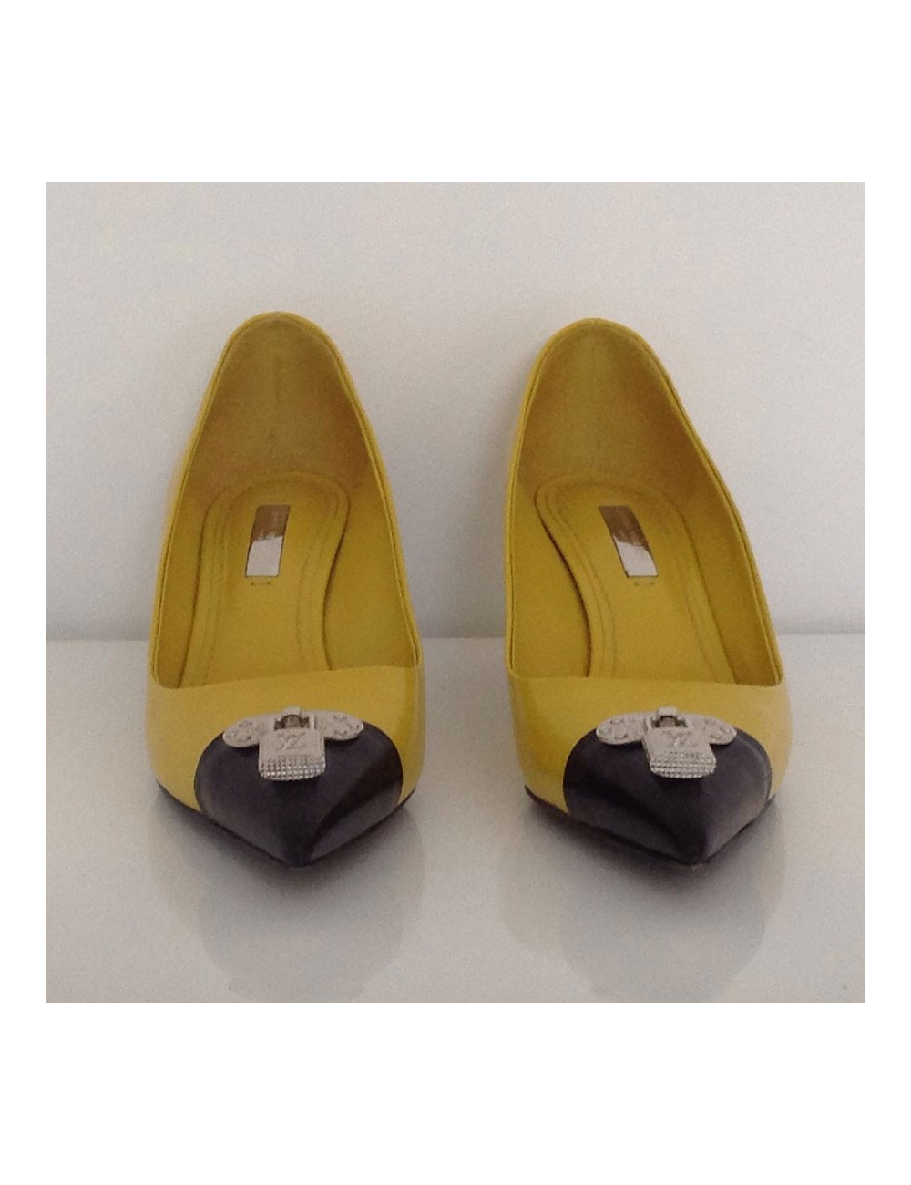 escarpins LOUIS VUITTON cuir jaune t 38