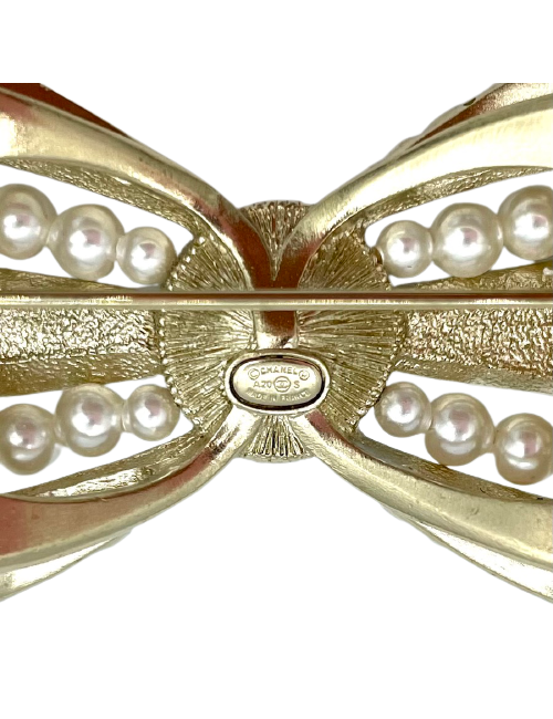 Broche CHANEL dorée perles et strass