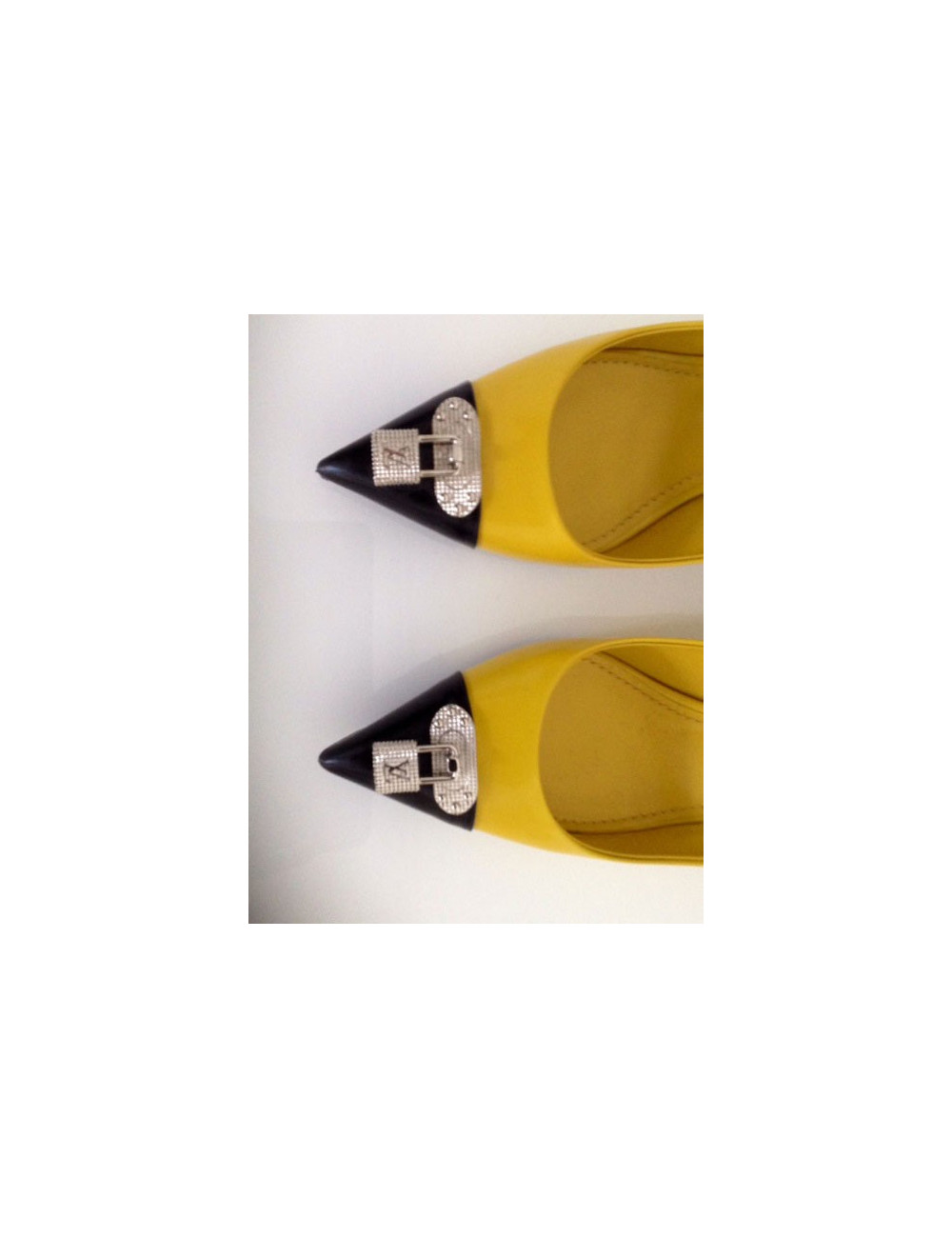 escarpins LOUIS VUITTON cuir jaune t 38