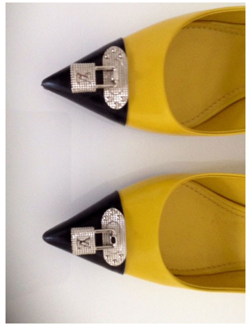 escarpins LOUIS VUITTON cuir jaune t 38