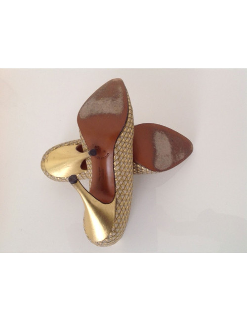 Ecarpins FERRAGAMO créations t37.5 brodés or