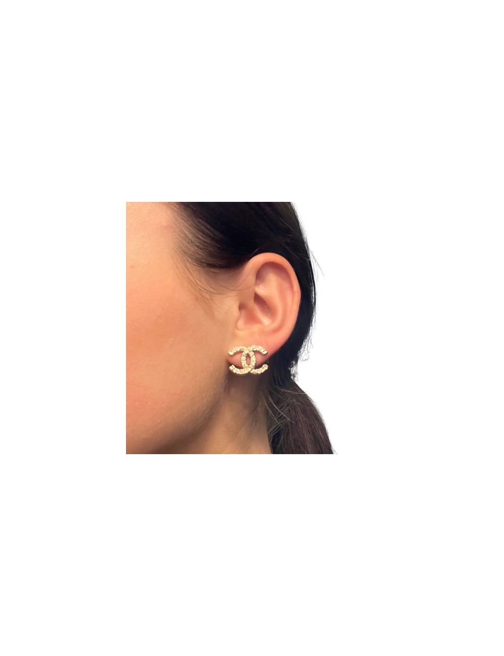 Boucle d’oreille CHANEL gravées C H A N E L
